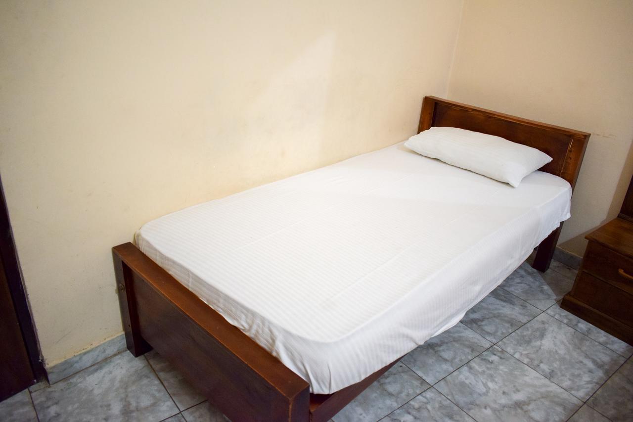 Hotel Yoho Adhikarana Mawatha Colombo Esterno foto